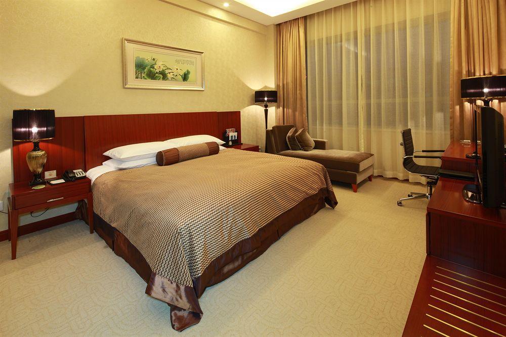 Shanghai Southern Airlines Pearl Hotel Exterior photo