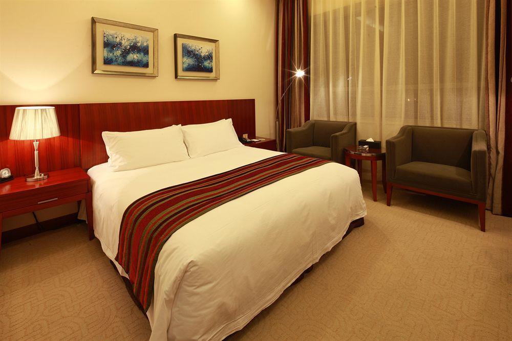 Shanghai Southern Airlines Pearl Hotel Exterior photo